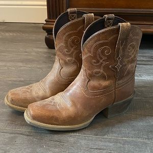 JUSTIN WOMEN'S CHELLIE WESTERN BOOTIES - SQUARE TOE COWBOY